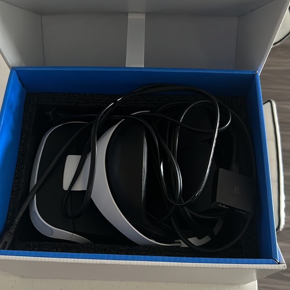 PlayStation Vr headset - Picture 2 of 2